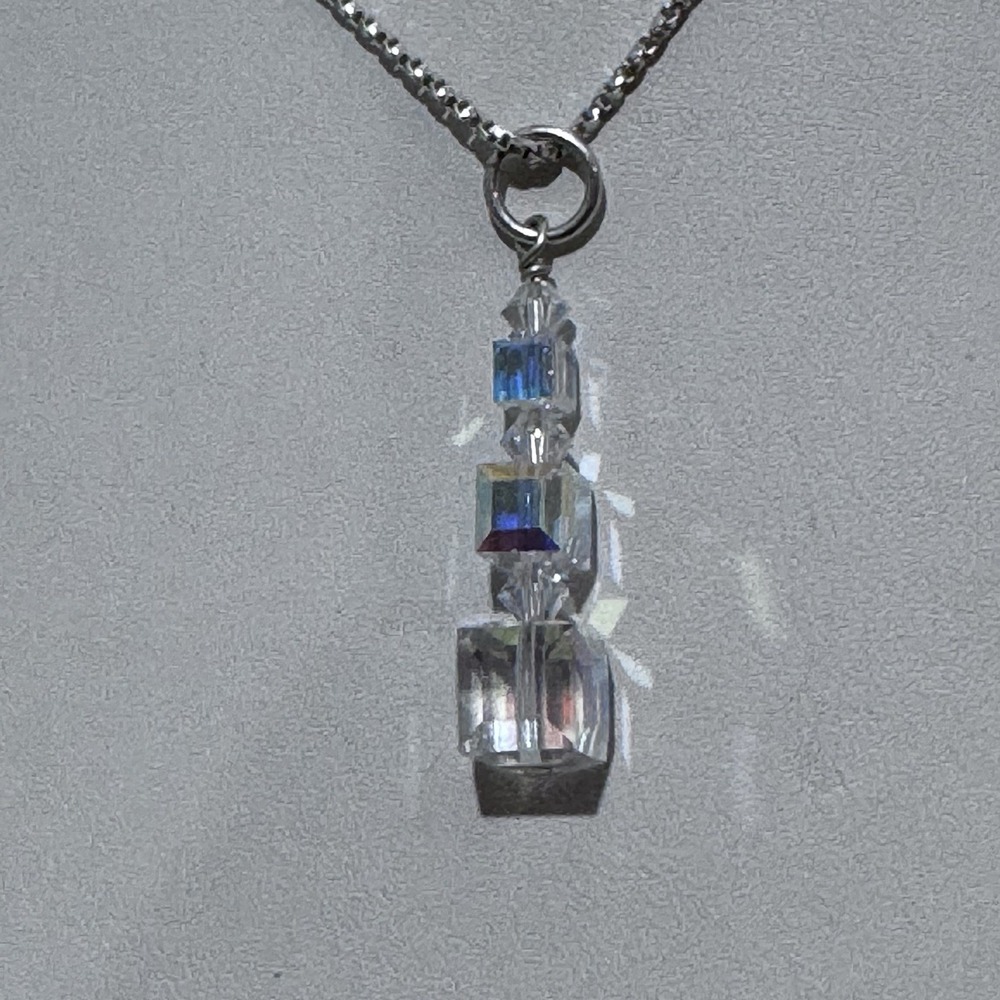 925 Sterling Silver Faceted Crystal Pendant Necklace & Dangle Earrings Set - Picture 6 of 16
